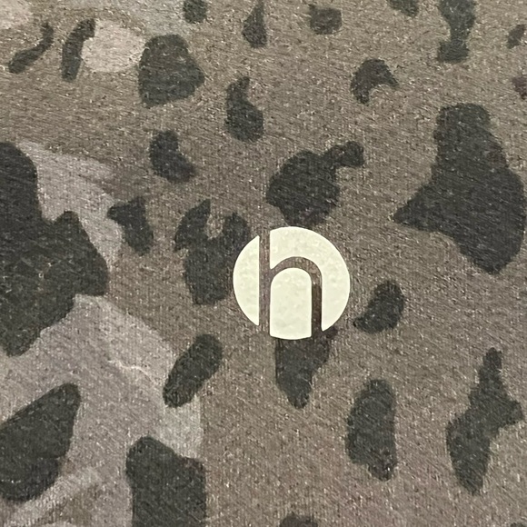 Hey Nuts Women’s Leopard Print Leggings Size Medium (8-10) Color Black/Gray - Picture 6 of 11